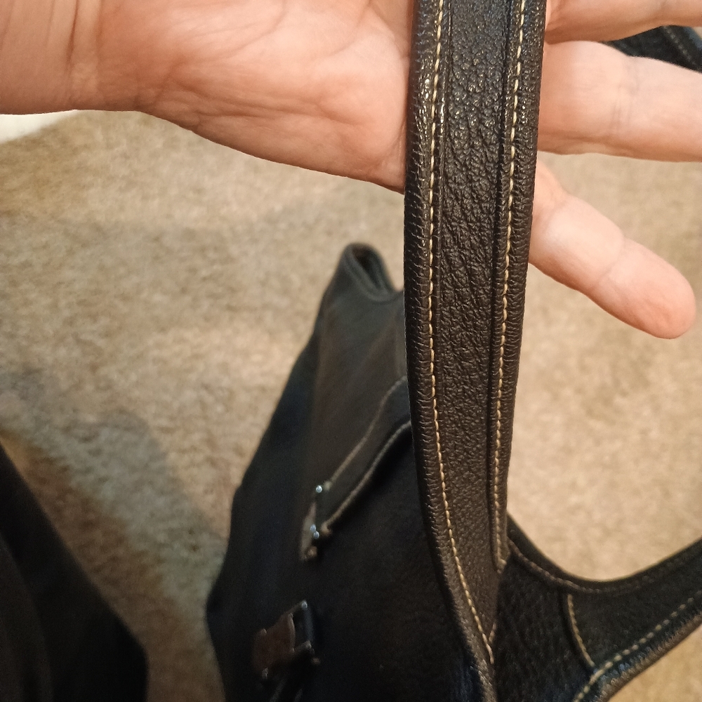 Salvatore Ferragamo Leather shoulder bag. - Picture 12 of 14